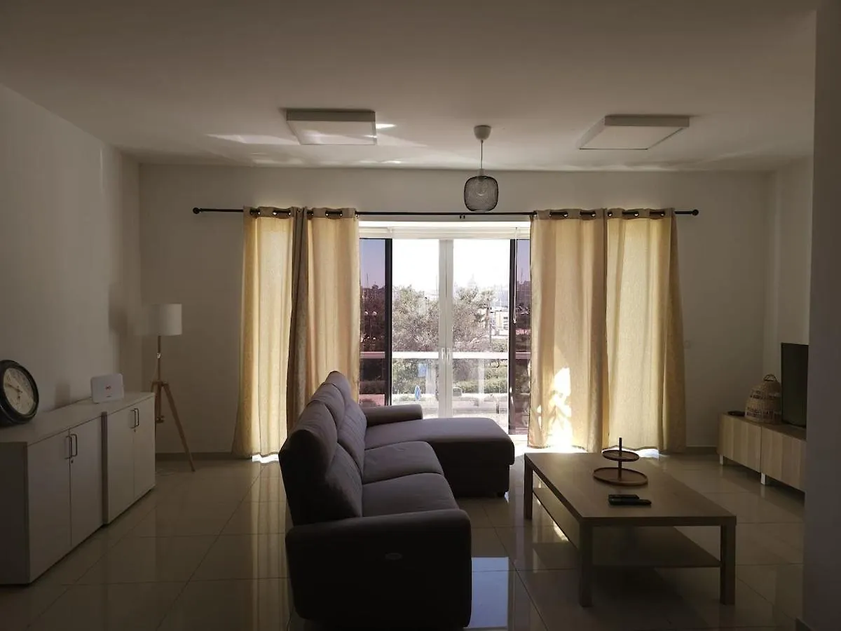 013 Seafront 2 Bedroom Apt In Gzira 0*,