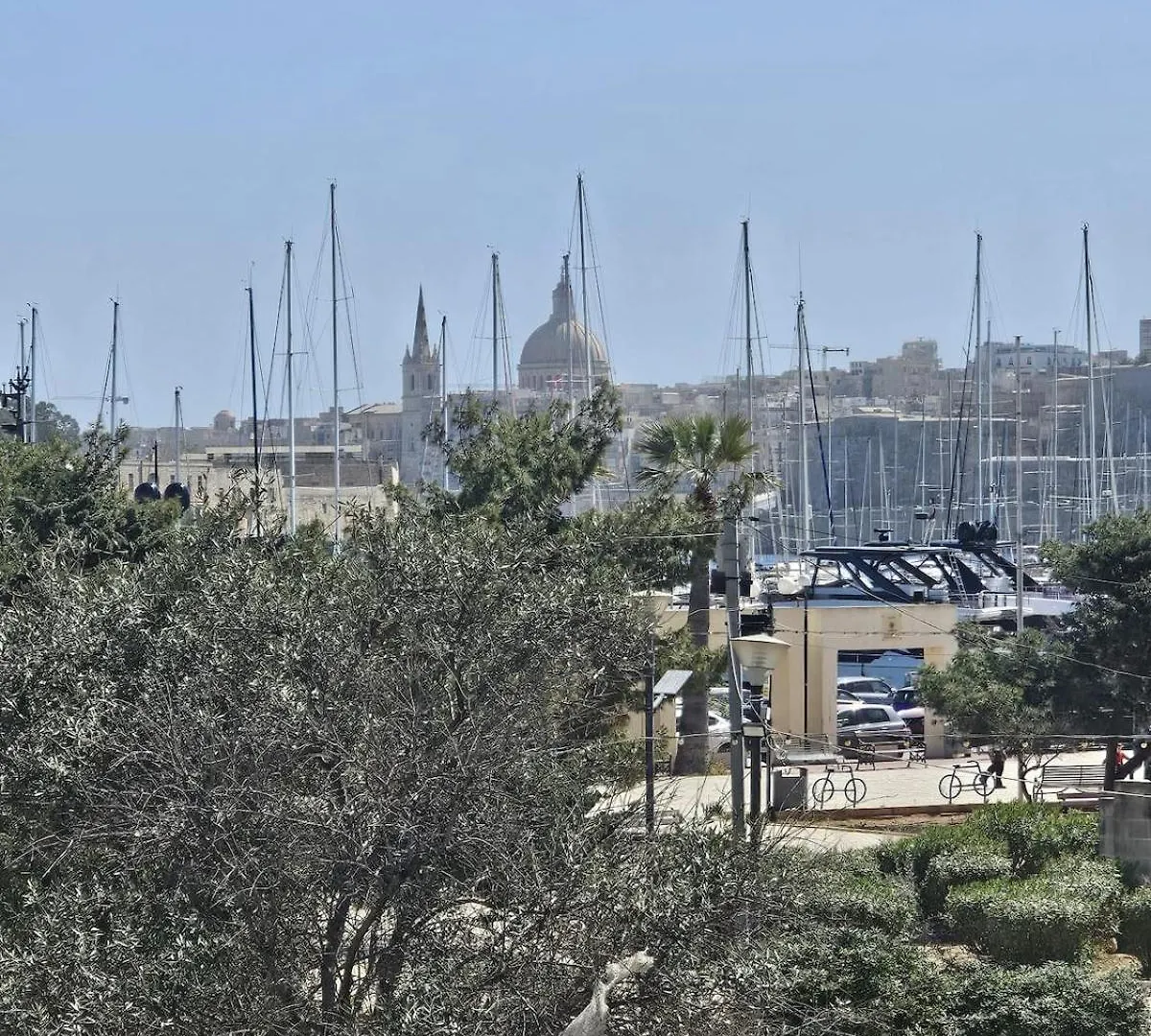 013 Seafront 2 Bedroom Apt In Gzira 0*,  Malta