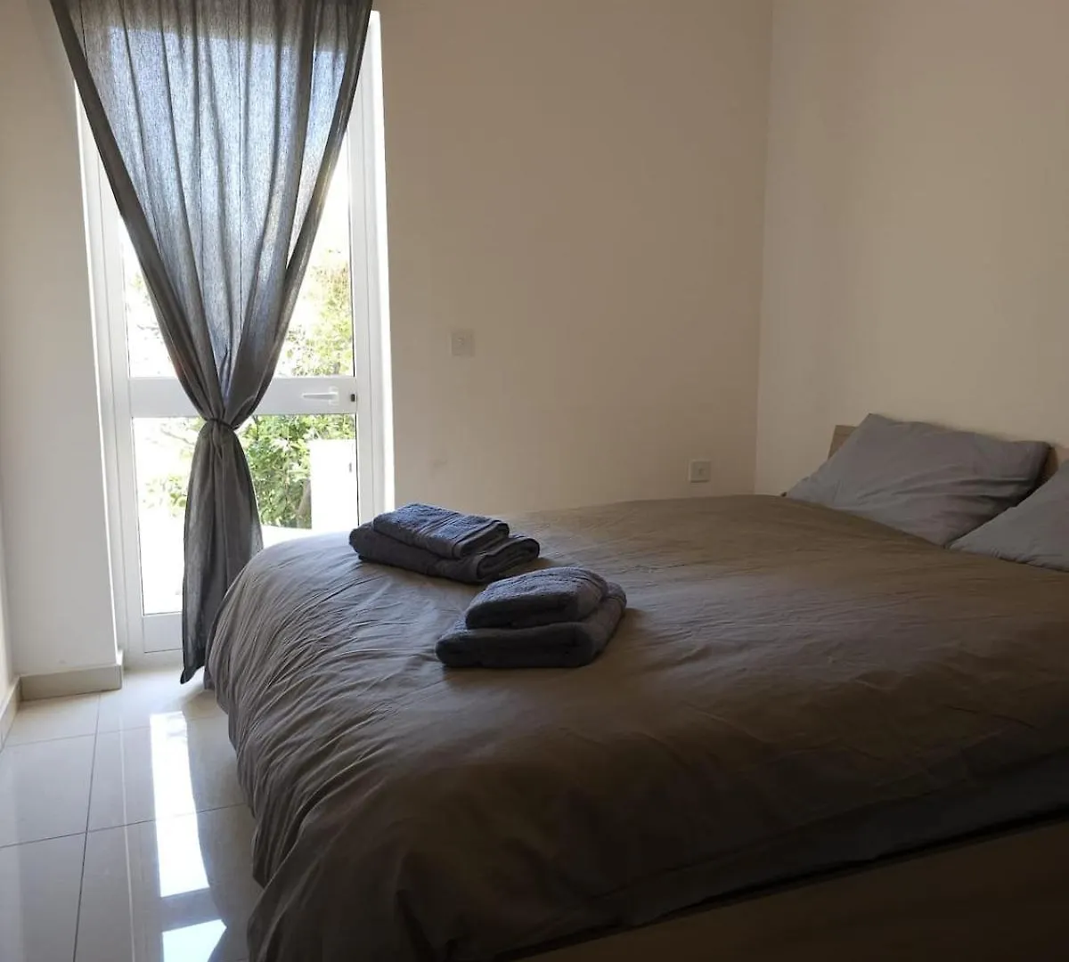 013 Seafront 2 Bedroom Apt In Gzira Apartment