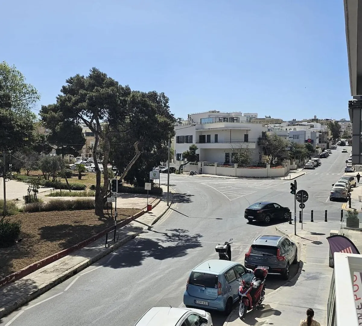 013 Seafront 2 Bedroom Apt In Gzira